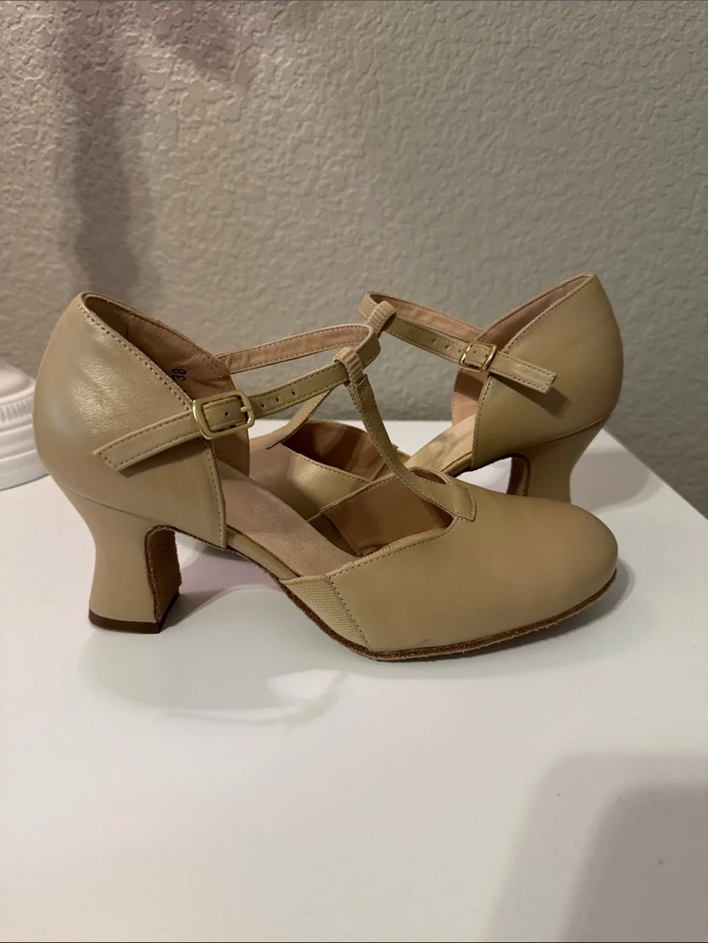 LaDuca size 9.5 Teresa Character Shoe NWOT